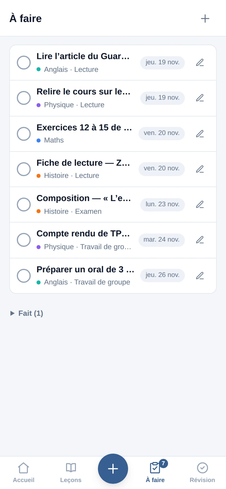 La liste des devoirs de Notorga sur iPhone, avec leurs matières et leurs échéances.